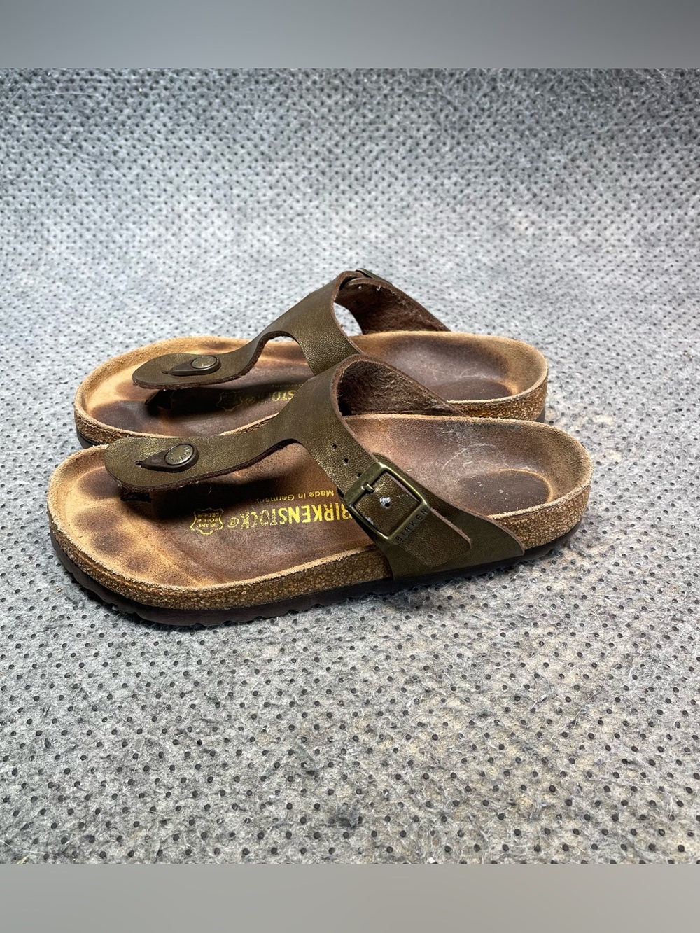 Birkenstock Gizeh Bronze Sandals Size 5 Women’s
